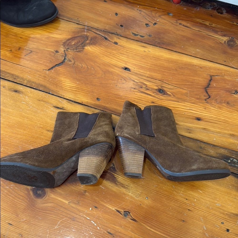 Vince Camuto Brown leather Suede Heel Ankle Women's Boots Booties Size 9 39